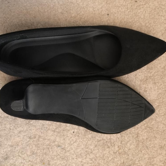 COPY - Uniqlo Short Heels - Picture 3 of 3